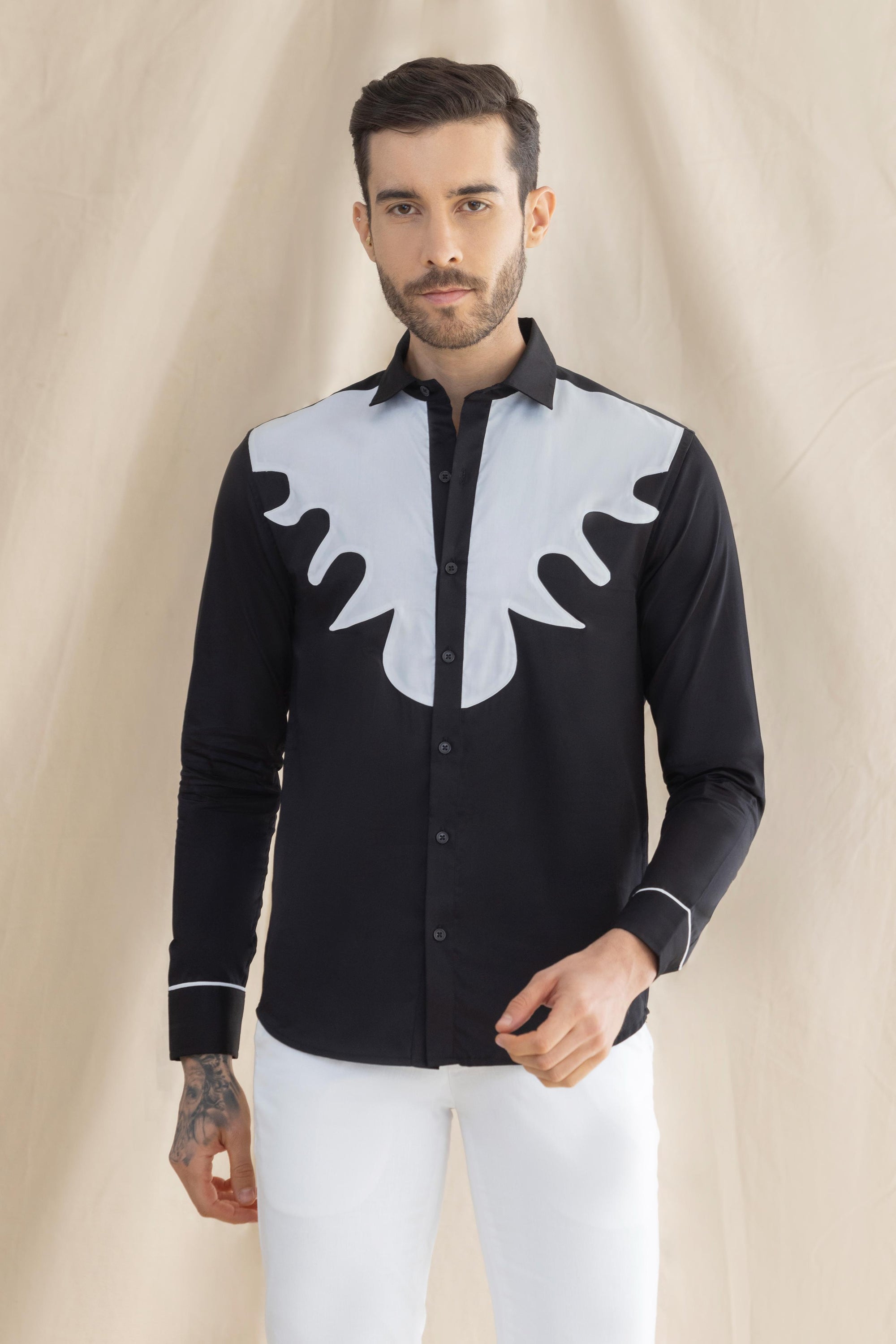 Black &amp; White Saddle